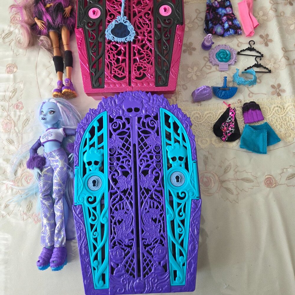 Monster High Bundle - Picture 2 of 16